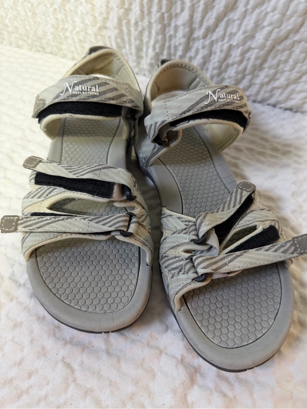 Natural Reflections Women's Gray and Black Strappy Sandals